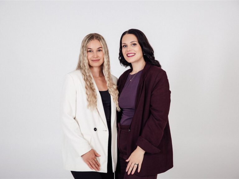 Kaide-Liis Luht ja kolleeg KL Raamatupidamisest